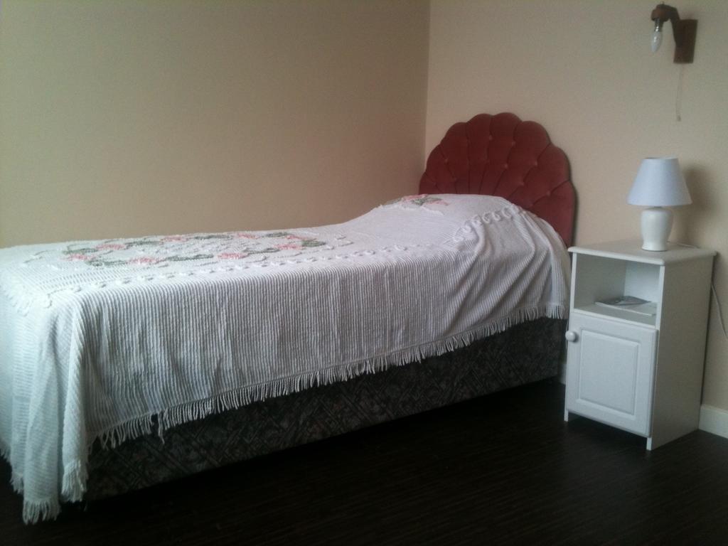 Fort House Bed & Breakfast Килбеган Екстериор снимка