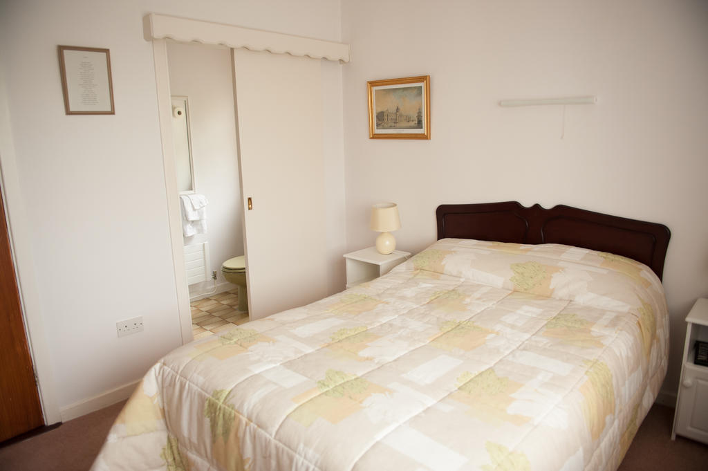 Fort House Bed & Breakfast Килбеган Стая снимка