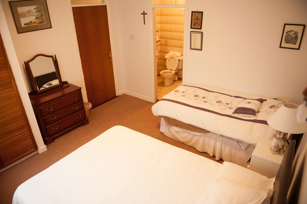 Fort House Bed & Breakfast Килбеган Стая снимка