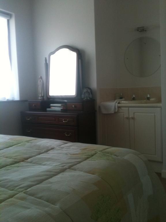 Fort House Bed & Breakfast Килбеган Стая снимка